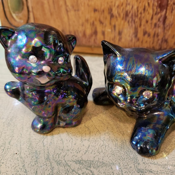 Iridescent Rhinestone Kitten Set - Picture 3 of 5